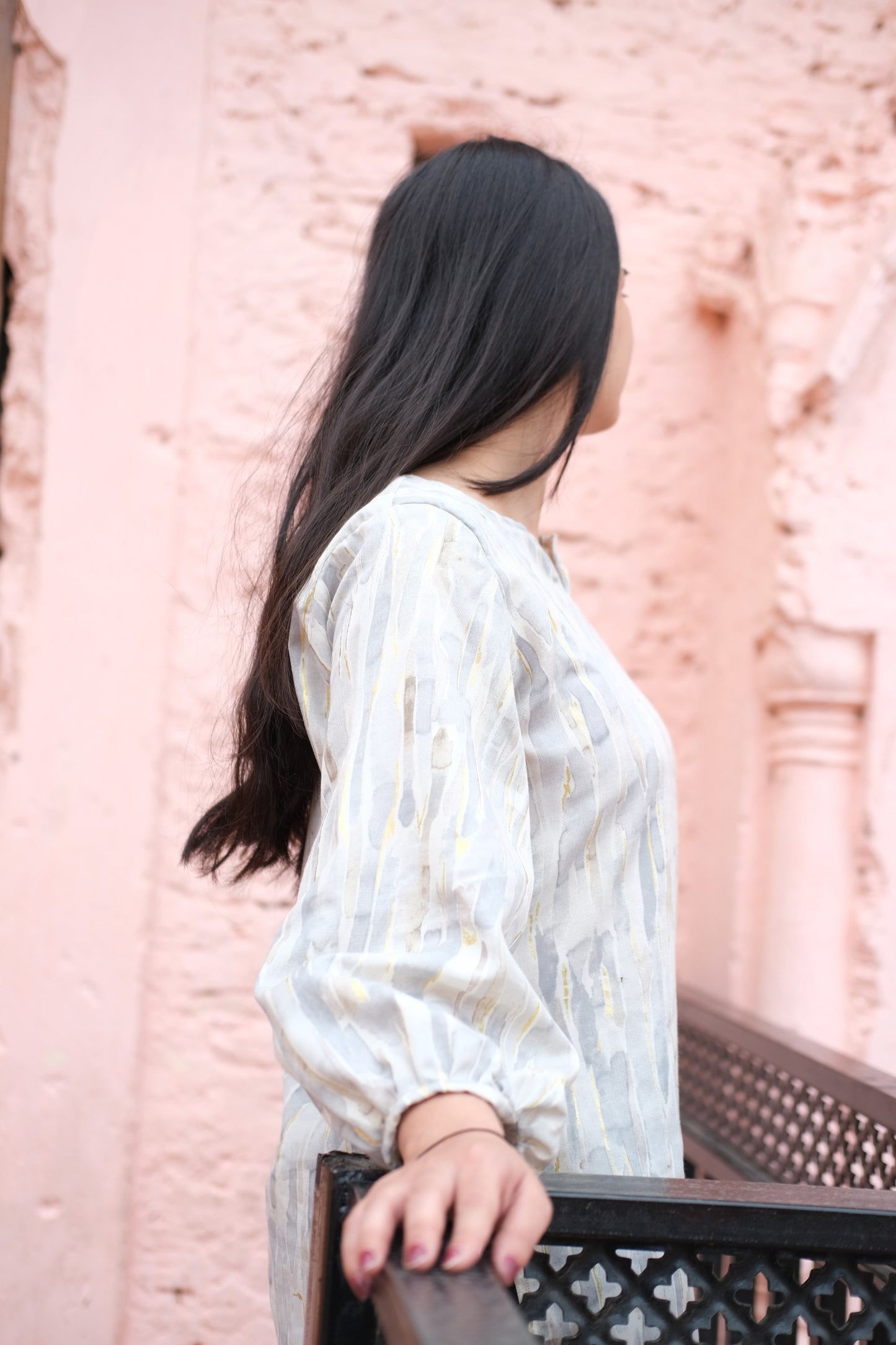 🦅Ivory Mist Balloon-Sleeve Kurti