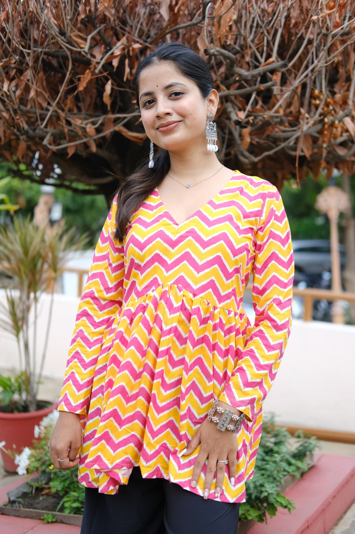 💛 Ziva Sunset Zig-Zag Cotton Short Kurti