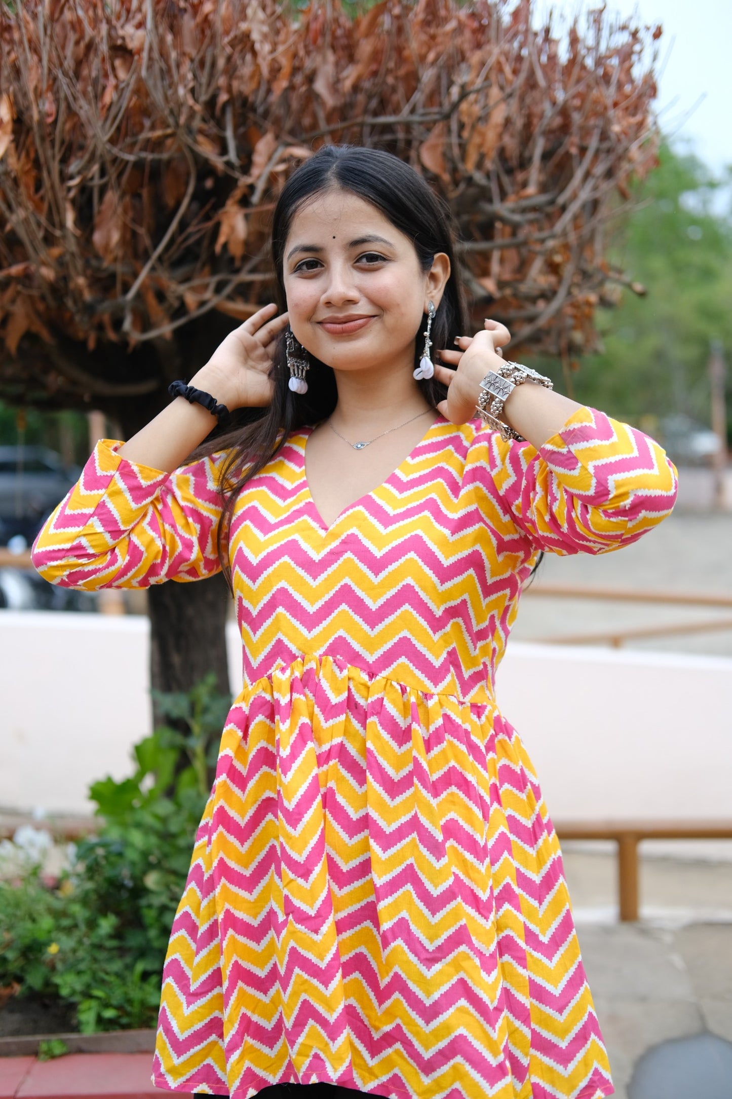 💛 Ziva Sunset Zig-Zag Cotton Short Kurti