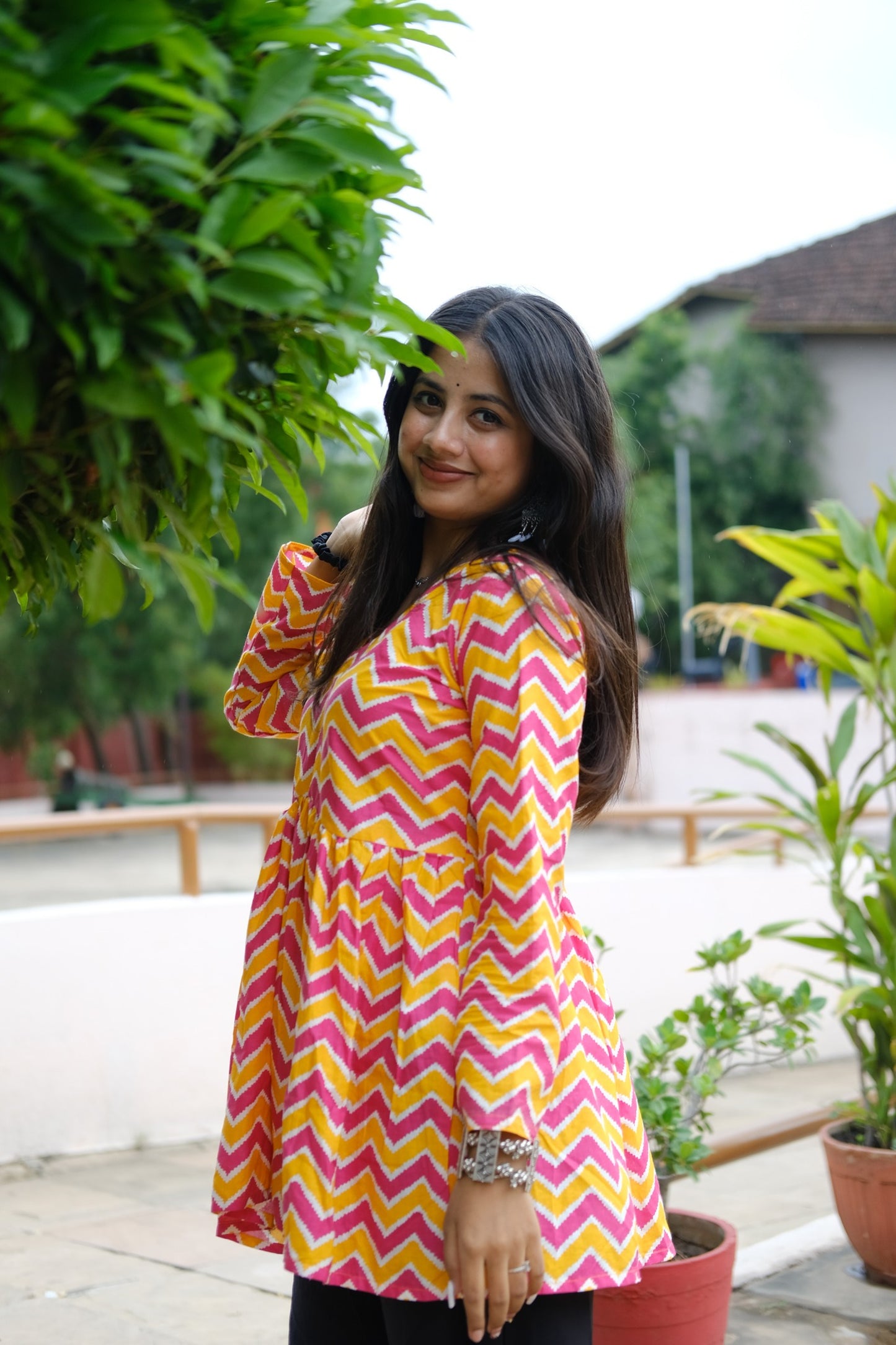 💛 Ziva Sunset Zig-Zag Cotton Short Kurti