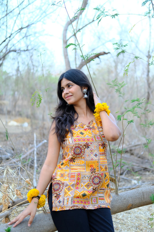 🌼 "Sunlit Heritage" – Sleeveless Ethnic Boho Kurti Radiate Tradition