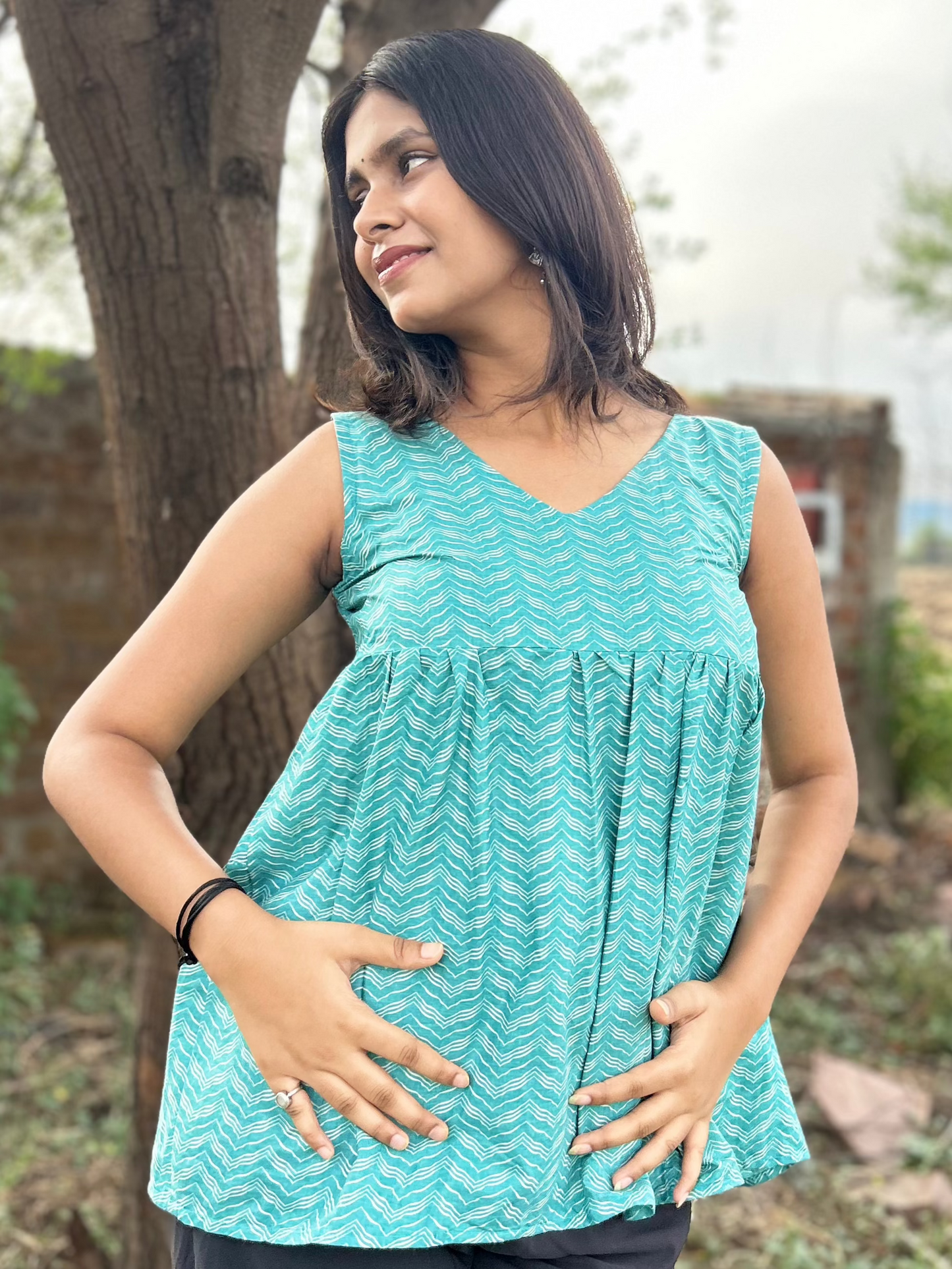 💚Avira Peacock Green Printed Cotton Short Kurti