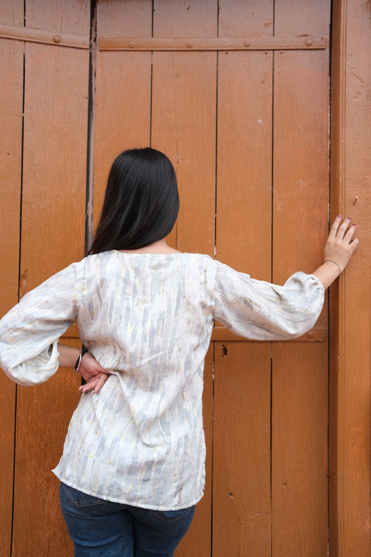 🦅Ivory Mist Balloon-Sleeve Kurti